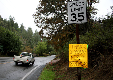 Thank you first responders road sign